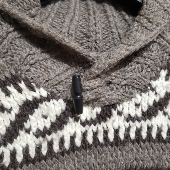 American Eagle Sweater - Picture 3 of 7